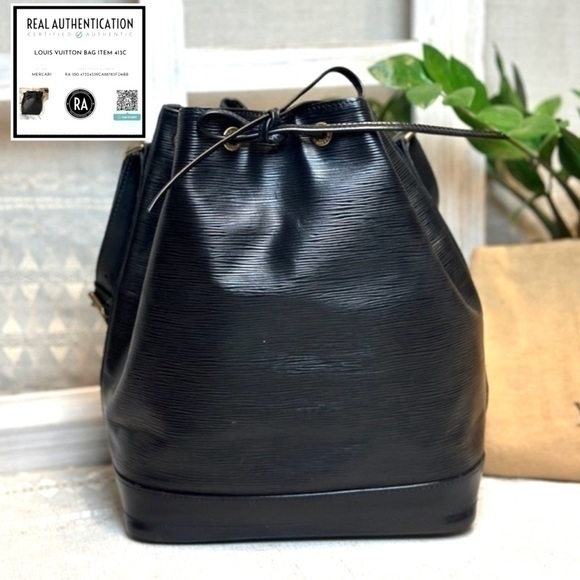 Louis Vuitton Handbags - AUTHENTIC LOUIS VUITTON Epi Noe. Preowned. Black.
